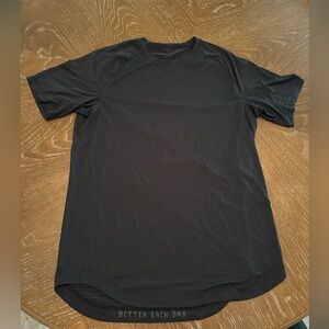 Men’s medium lululemon athletic Better Each Day t-shirt (great condition)